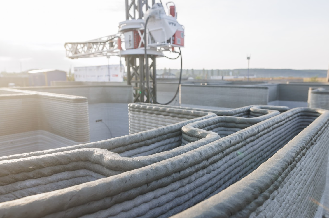 Перший в Україні. Родині полеглого воїна подарували будинок, надрукований на 3D-принтері